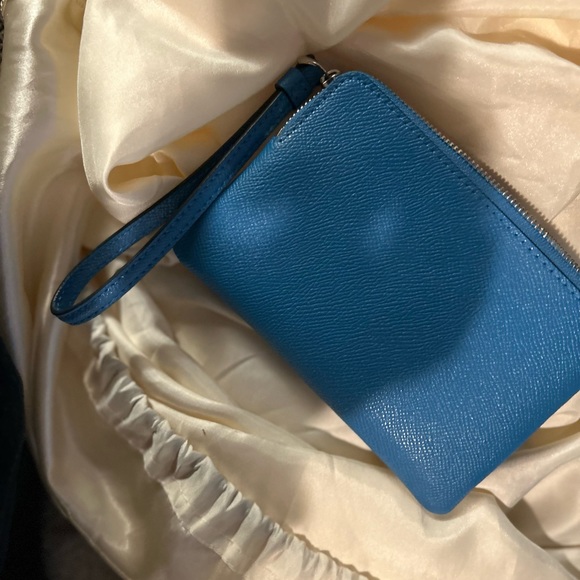 Matching wallet for coach gallery tote - Picture 3 of 3